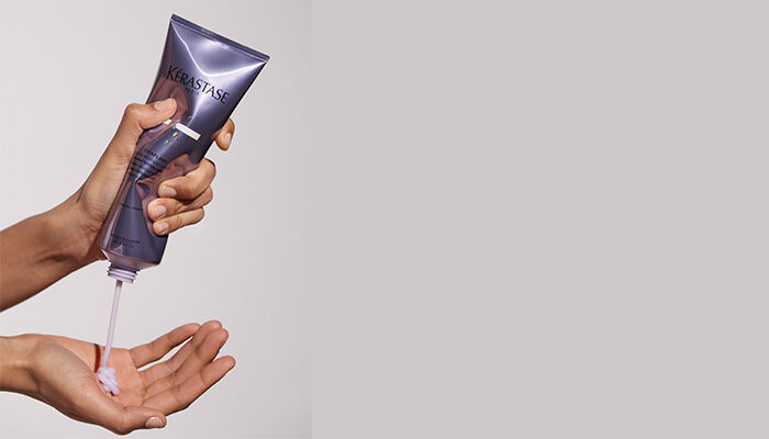 Blond Absolu Cicaextreme squeezed into hand