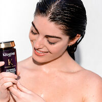 model with wet hair with chronologiste shampoo